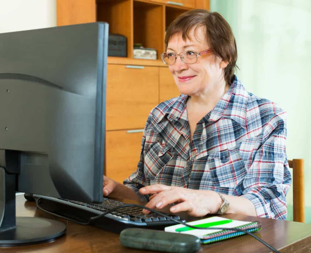 middle aged woman finding a gerontologist for mom