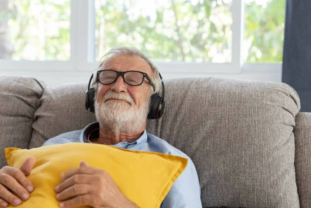 sundowners in elderly can be managed with music therapy