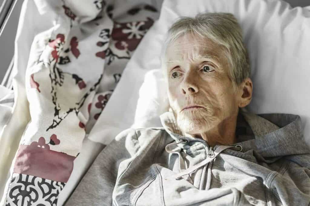 Frail elderly woman who transitioned from palliative to hospice care