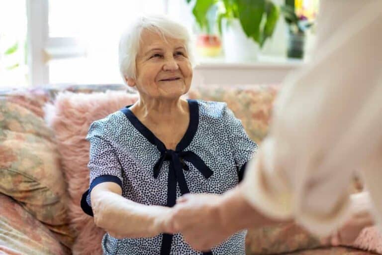 How to Find the Perfect Home for Grandma: Qualifications for Assisted Living